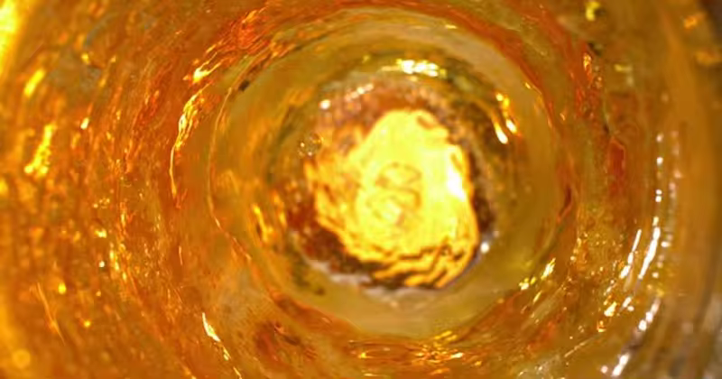 啤酒翻滚动态视频素材 Beer