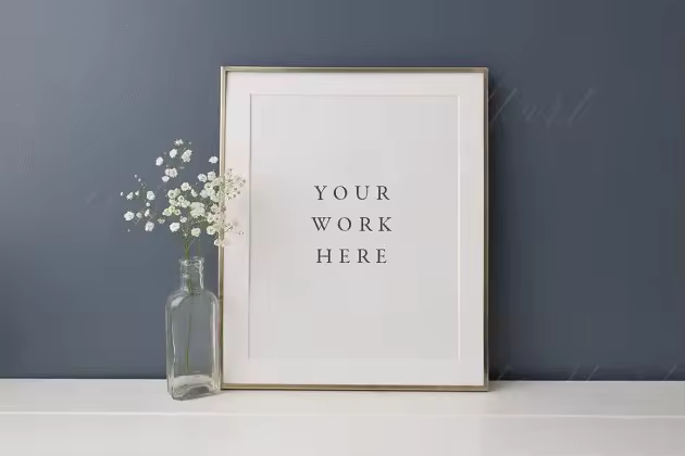 暗墙白色画框8×10 “模板 Dark wall white frame mock up 8×10"
