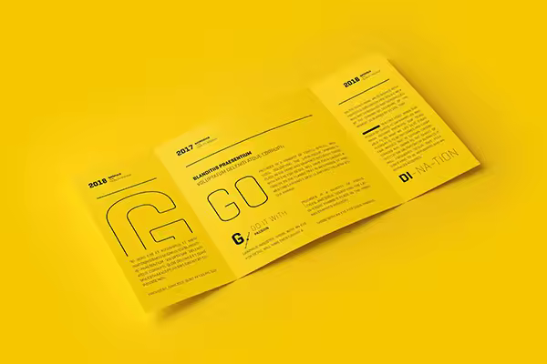 Square Gatefold Brochure Mockup-方形折页小册子展示样机下载[psd]