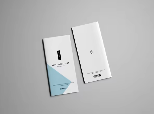 企业宣传册封面&封底设计效果图PSD样机 Vertical Brochure Mockup Psd
