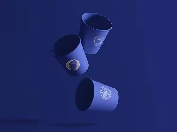 浮动迷你杯子Logo设计样机 Floating Mini Cups Mockup